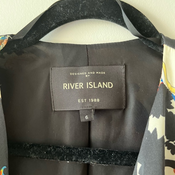 River Island Floral Jacket - Picture 3 of 15